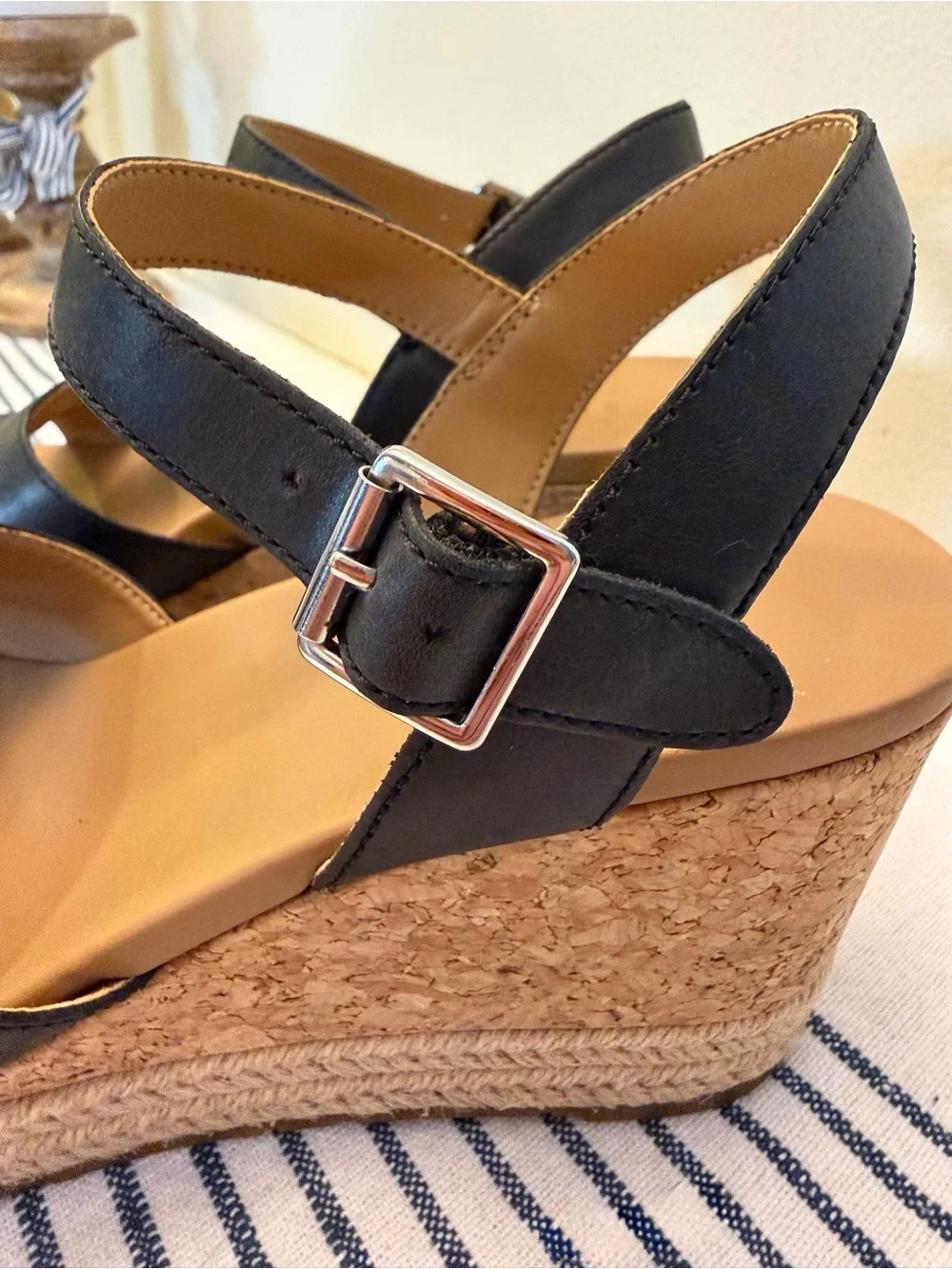 UGG Women’s 7.5 Black Leather Espadrille Cork Wedge Sandals